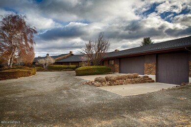 614 N 68th Ave