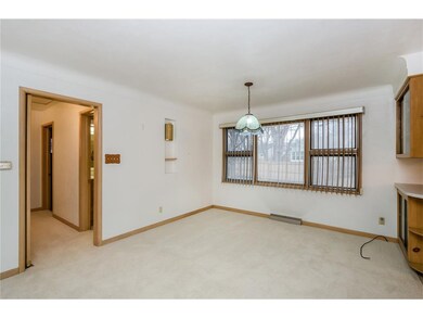 341 22nd St NW, Cedar Rapids, IA 52405 - photo 5