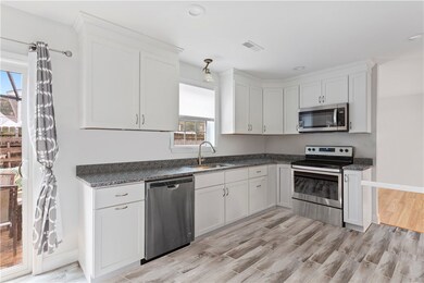 55 Belt St, Warwick, RI 02889 - photo 4