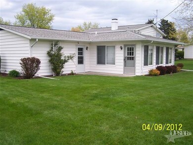 221 W Andrews St, Monroe, IN 46772 - photo 2