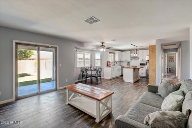 09-N Rita Ln-009