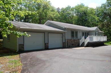 801 Waxwing Ct, Hawley, PA 18428 - photo 2