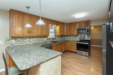 1622 NW 109th St, Clive, IA 50325 - photo 7