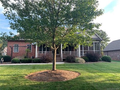 314 Macon Dr, Statesville, NC 28625 - photo 2