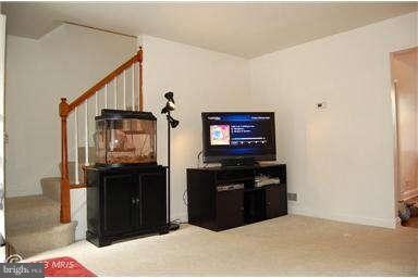 8651 Oak Rd, Parkville, MD 21234 - photo 4