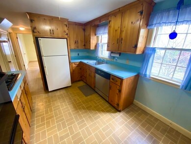 51 Wheelock Rd, Waltham, MA 02453 - photo 4