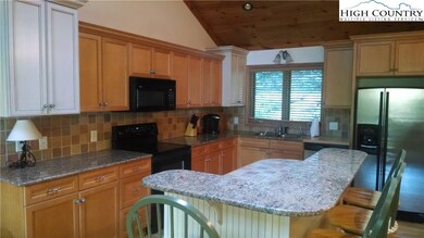 808A Glens Blvd, Banner Elk, NC 28604 - photo 7