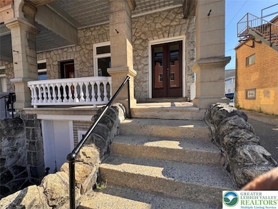 111 N 5th St, Allentown, PA 18102 - photo 4