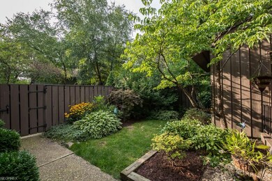 Front courtyard with privacy fence