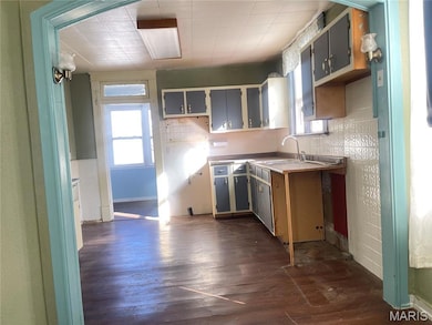 415 E Maple St, Scott City, MO 63780 - photo 5