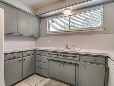 6424 N Ann Arbor Ave, Warr Acres, OK 73132 - photo 7