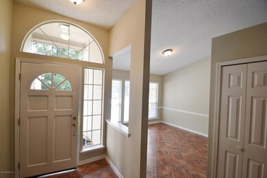 8045 Dickie Dr, Jacksonville, FL 32216 - photo 2