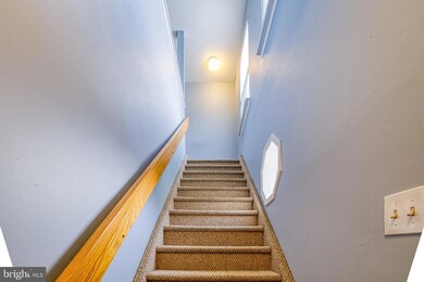 6092 Cedar Ct, Monmouth Junction, NJ 08852 - photo 4