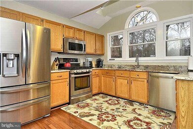 15462 Waters Creek Dr, Centreville, VA 20120 - photo 3