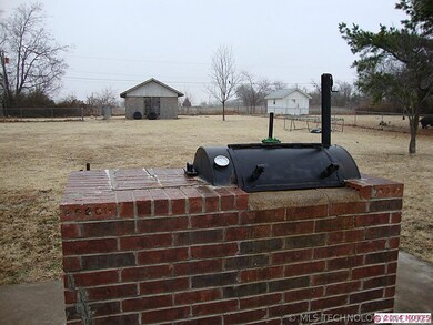 1005 W 5th St, Beggs, OK 74421 - photo 5