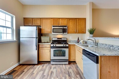 4106 Ashmere Cir, Dumfries, VA 22025 - photo 6