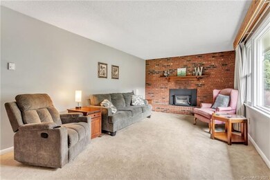 16 Holly Hill Dr, Asheville, NC 28806 - photo 7