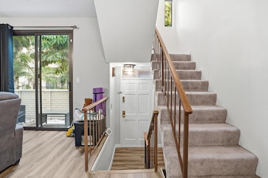 6540 Hayvenhurst Ave unit 3, Van Nuys, CA 91406 - photo 4