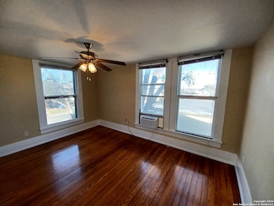 124 W Mistletoe Ave unit 3, San Antonio, TX 78212 - photo 6