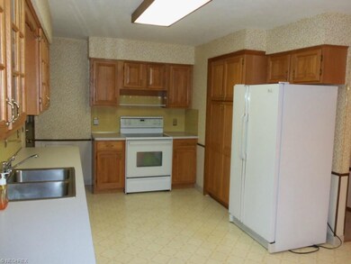 Main Kitchen includes Dishwasher,Disposal Range-Ov