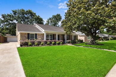 1055 Thornton Rd, Houston, TX 77018 - photo 2