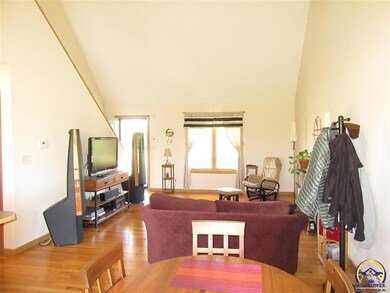 1836 E 900th Rd, Lawrence, KS 66049 - photo 2