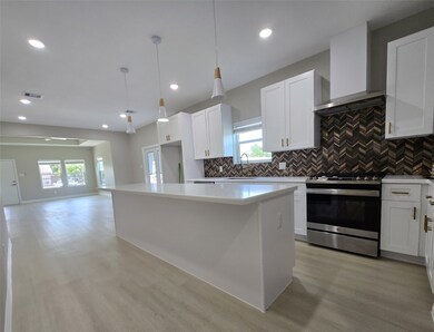 9322 Highlawn St, Houston, TX 77022 - photo 6