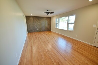 2802 W Broadway