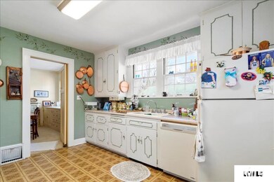 220 Peoria St, Lincoln, IL 62656 - photo 6