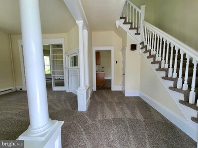 407 N Mildred St, Charles Town, WV 25414 - photo 3