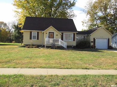 1320 N Broadway St, Lewistown, IL 61542 - photo 3