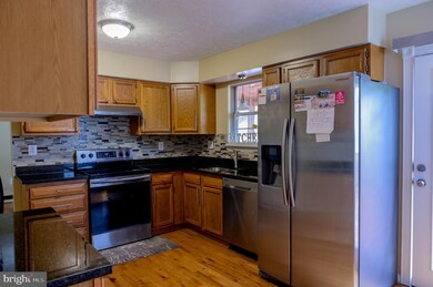 18126 Tebbs Ln, Dumfries, VA 22026 - photo 7