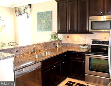 8611 Wintergreen Ct, Odenton, MD 21113 - photo 3