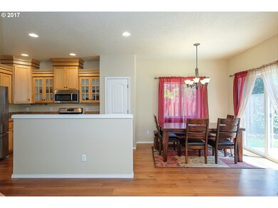 887 NW 2nd Ave, Canby, OR 97013 - photo 7