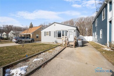 3733 149th St, Toledo, OH 43611 - photo 2