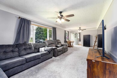 3128 Mcclain Dr, Cedar Falls, IA 50613 - photo 6