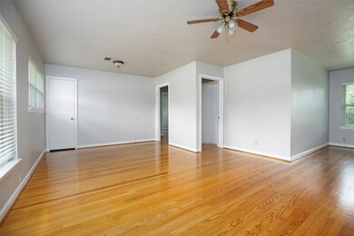 1223 Stonecrest Dr, Houston, TX 77018 - photo 4