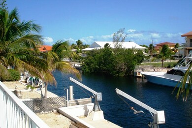 202 Davits & Dock