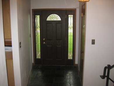 ENTRY FOYER