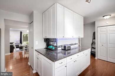 6337 Fenestra Ct unit 126, Burke, VA 22015 - photo 7