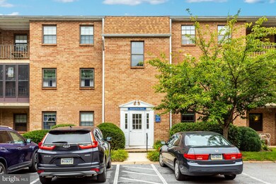 130 Woodstream Dr, Norristown, PA 19403 - photo 2