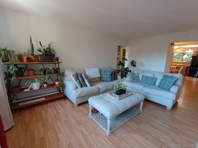 192 Kaynor Dr unit K, Waterbury, CT 06708 - photo 2