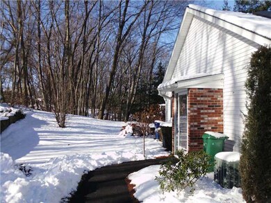 801 Williamsburg Cir unit 453, Warwick, RI 02886 - photo 2