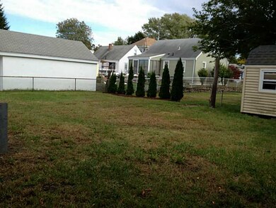 53 Linton St, Pawtucket, RI 02861 - photo 4