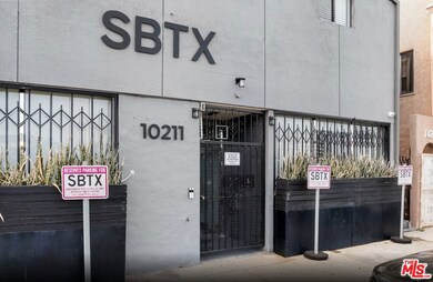 unlisted-address, Los Angeles, CA 90034 - photo 3