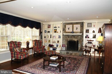 10803 Glen Mist Ln, Fairfax, VA 22030 - photo 6