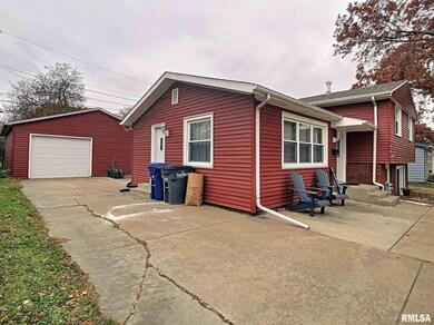 1446 Lakewood Dr, Bettendorf, IA 52722 - photo 2