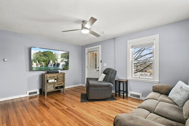 19 Ives St, Worcester, MA 01603 - photo 5