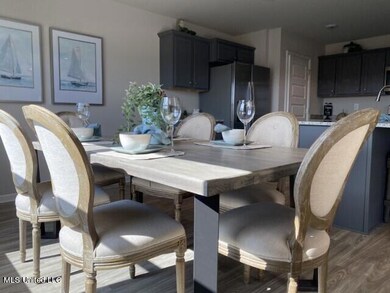 Dining to Kitchen