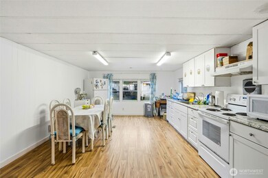 11330 E Riverside Dr unit 25, Bothell, WA 98011 - photo 7